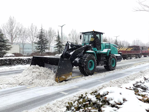 除雪保畅，BB电子铁肩道义勇担重任！