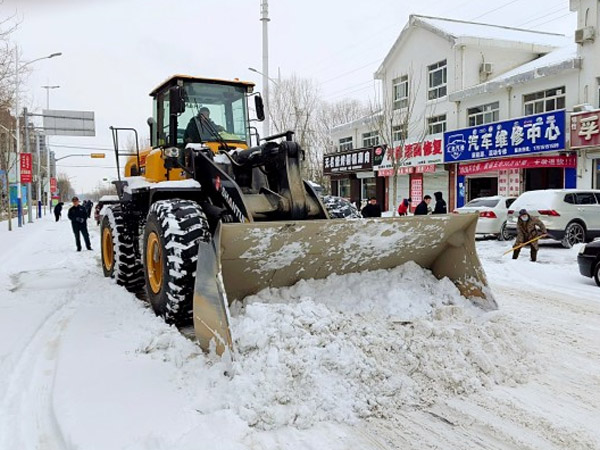 除雪保畅，BB电子铁肩道义勇担重任！