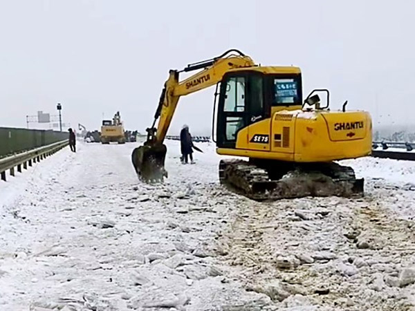 除雪保畅，BB电子铁肩道义勇担重任！